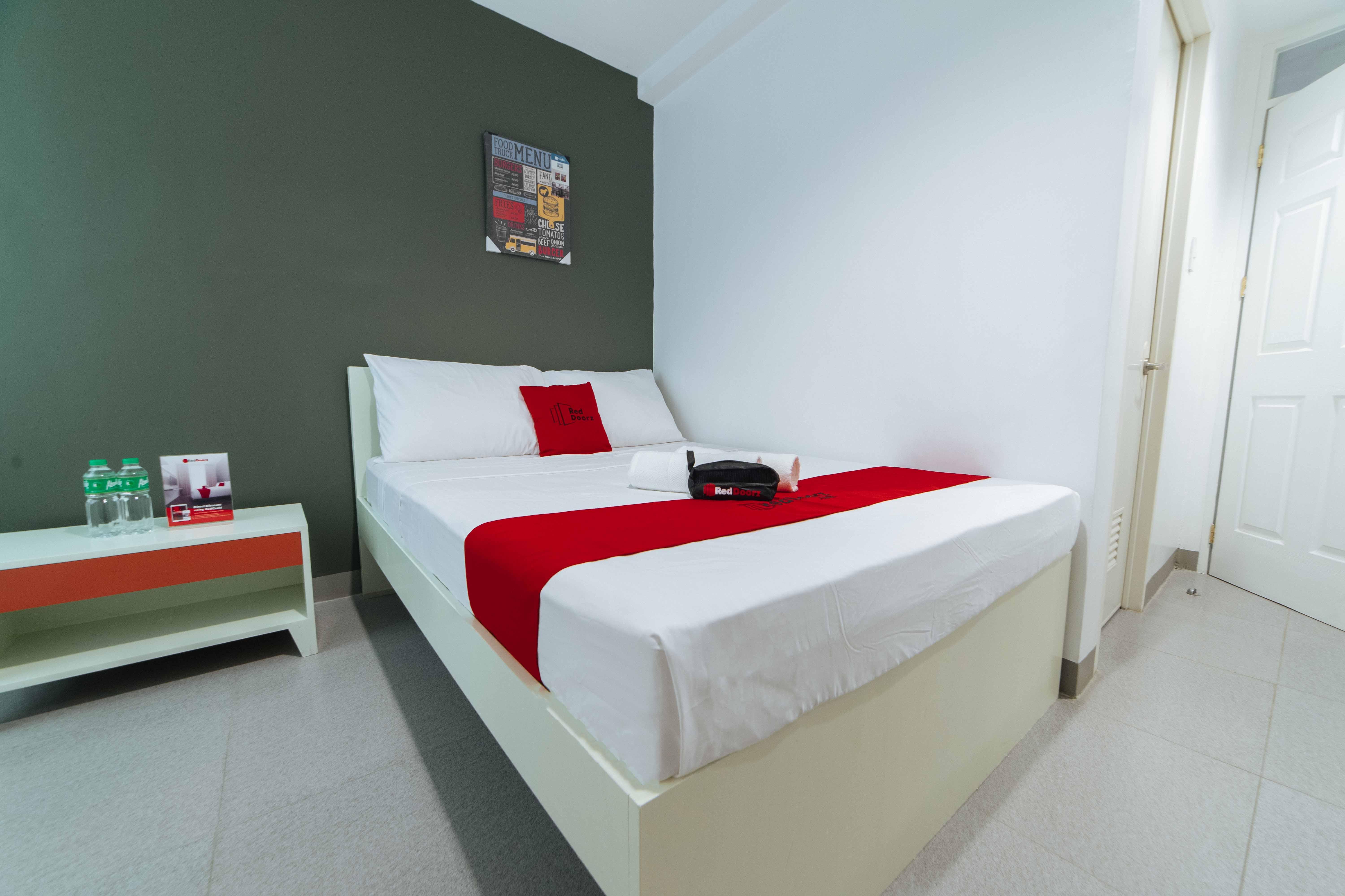 Reddoorz Plus @ Roxas Street Davao City Dış mekan fotoğraf