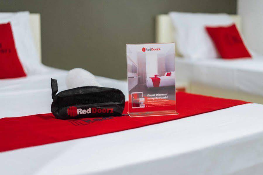 Reddoorz Plus @ Roxas Street Davao City Dış mekan fotoğraf
